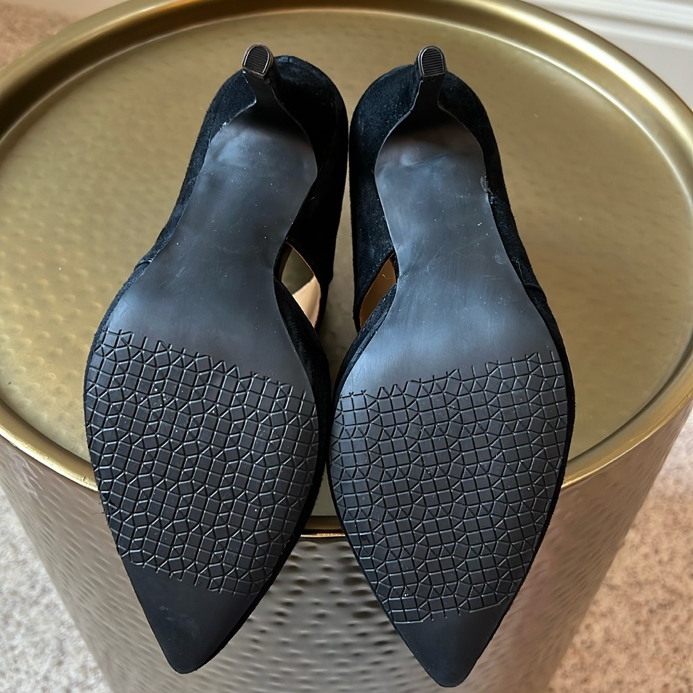 Tesori Edie Black Suede Heels - Picture 14 of 14